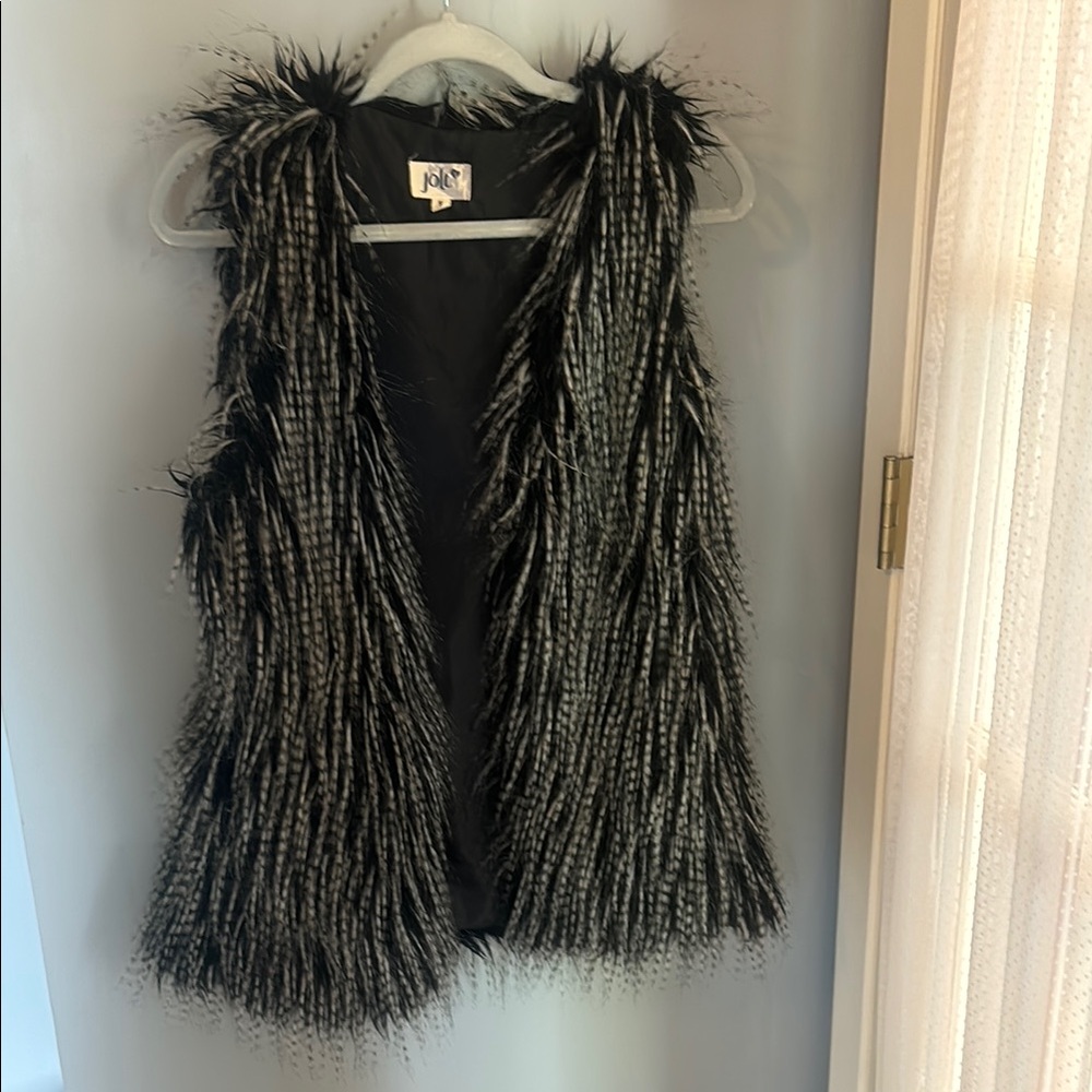 Jolt Faux Fur Vest Black and White